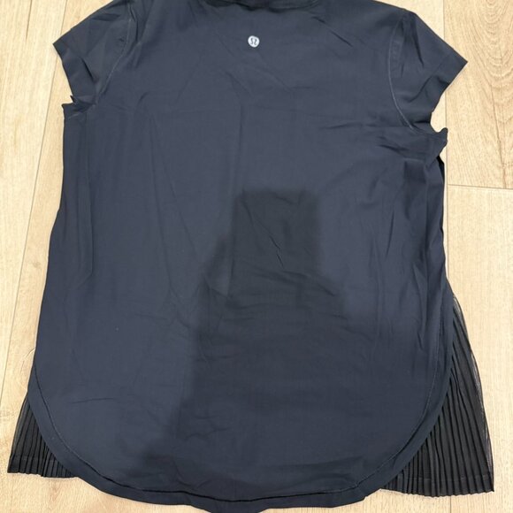 lululemon pleated tee shirt - Picture 2 of 4